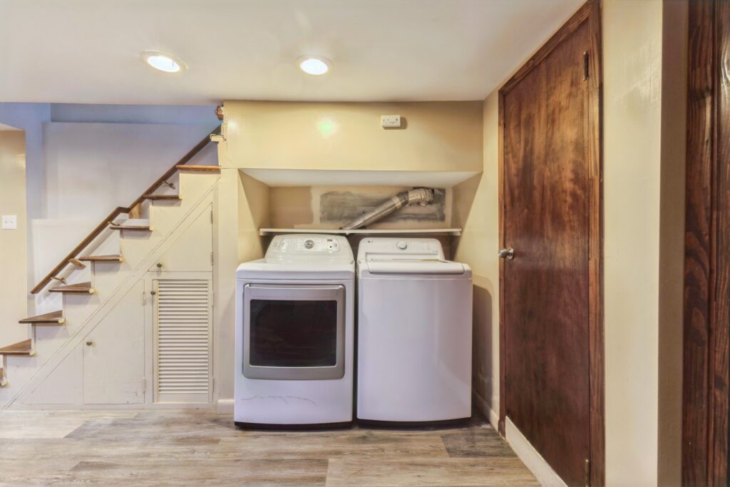 23-93-05 208th St_inGageRE_0023 23-93-05 208th St_inGageRE_0023